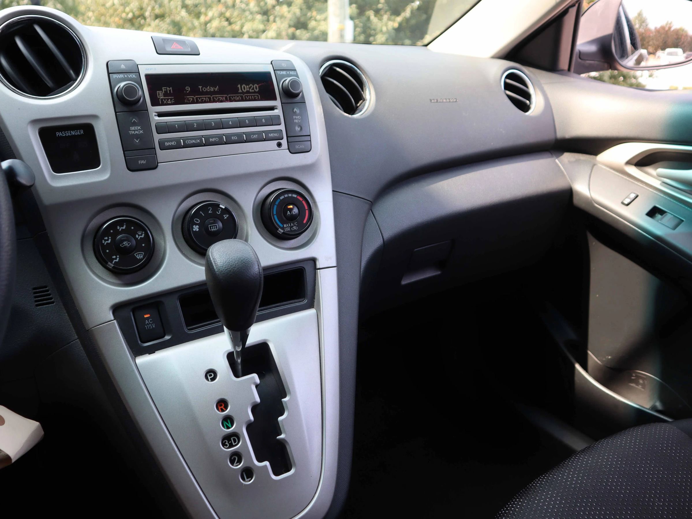 Used 2010 Pontiac Vibe w/ Preferred Package image 15