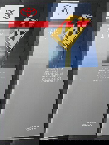 Used 2015 Toyota Prius Five FWD image 34