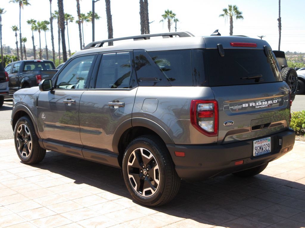 Certified 2023 Ford Bronco Sport Outer Banks AWD/4WD image 2