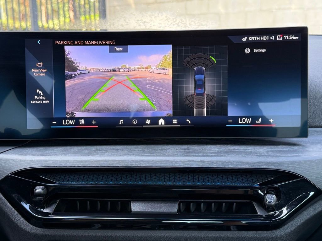 Used 2025 BMW 330i Sedan w/ Convenience Package image 28