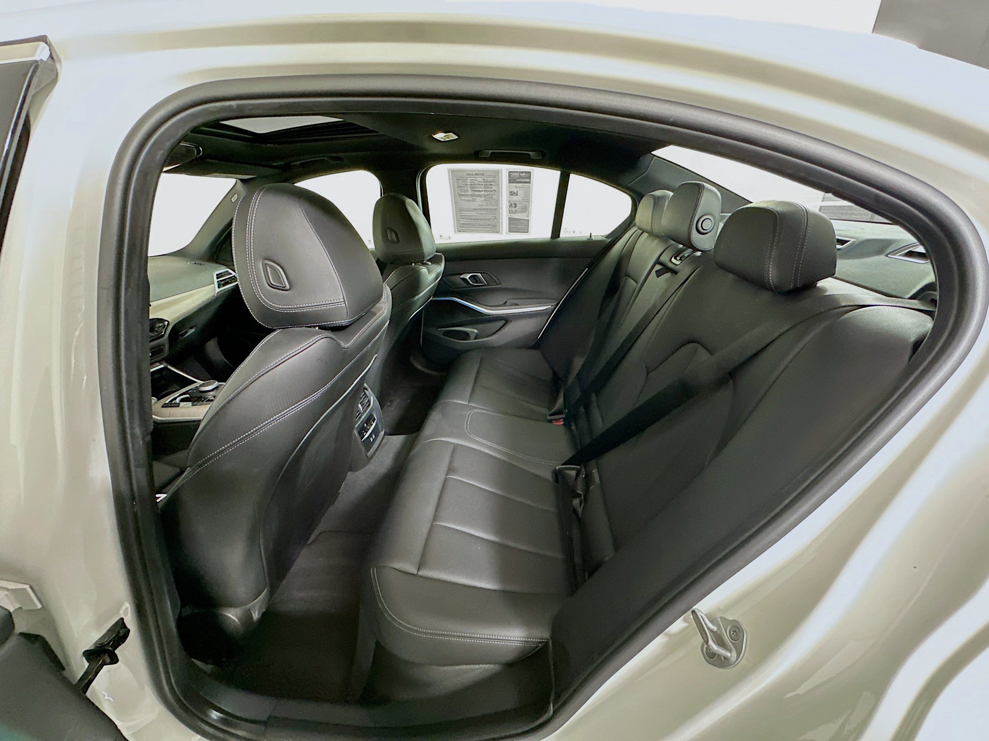 Used 2025 BMW 330i Sedan w/ Convenience Package image 27