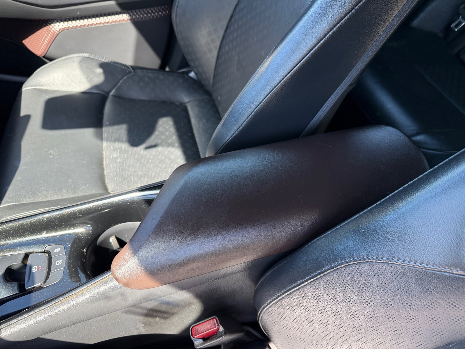 Used 2019 Toyota C-HR Limited image 14