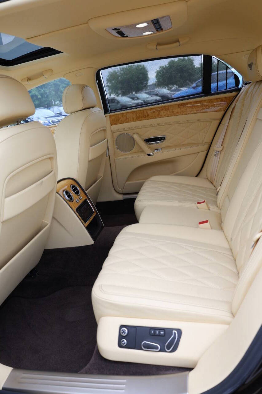 Used 2016 Bentley Flying Spur W12 AWD/4WD image 17