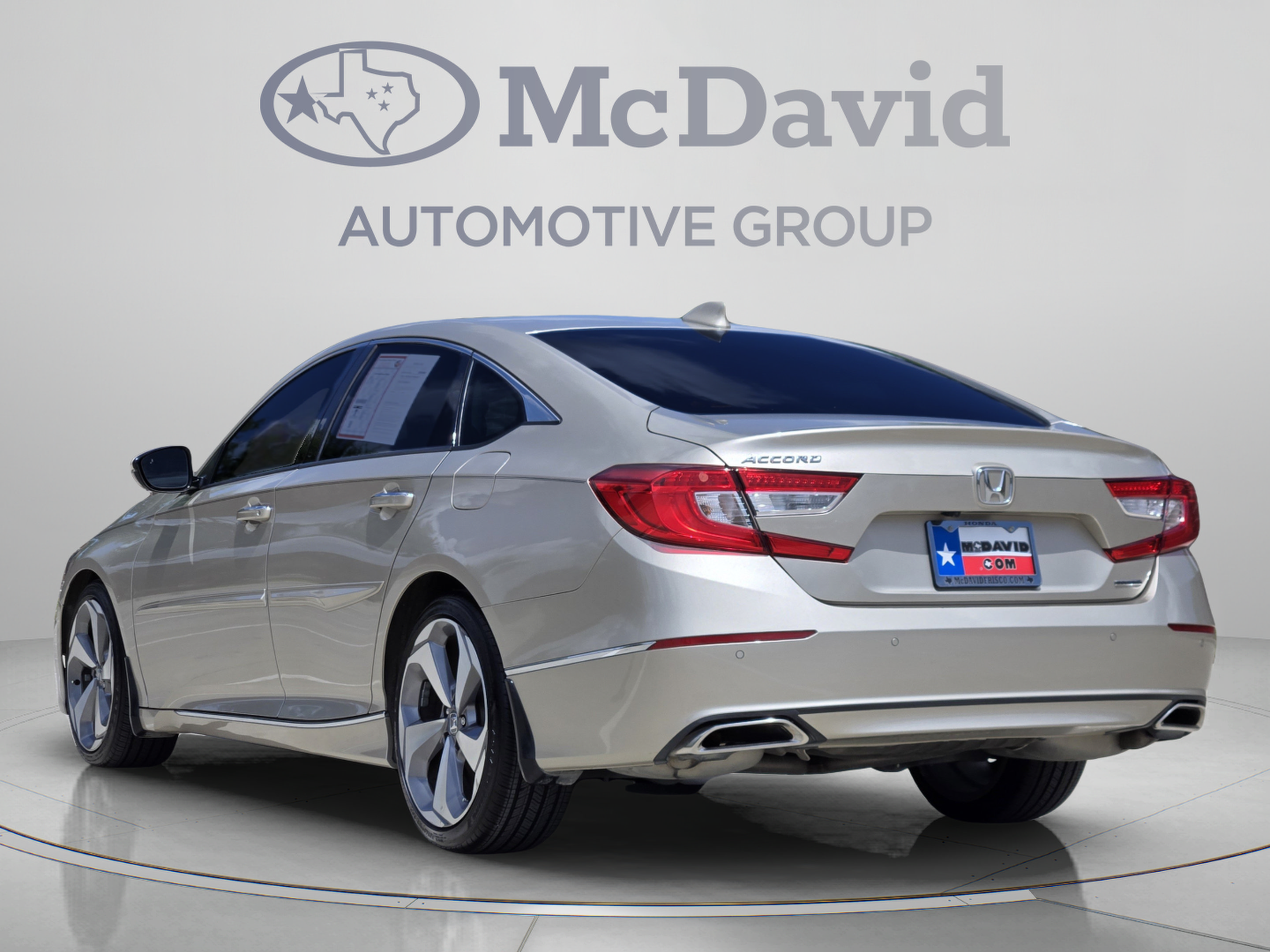 Used 2018 Honda Accord Touring image 4
