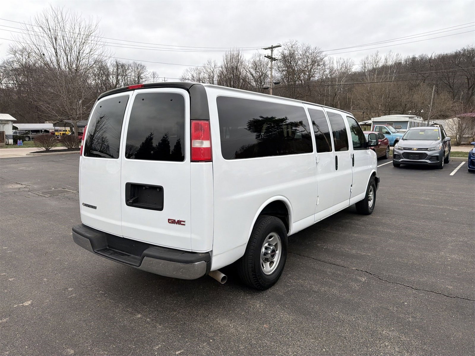 Used 2017 Chevrolet Express 3500 LT w/ LT Preferred Equipment Group image 8