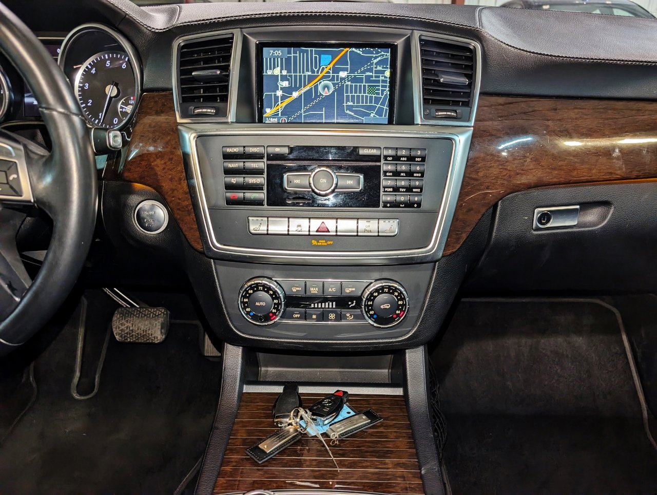 Used 2013 Mercedes-Benz GL 450 4MATIC image 39