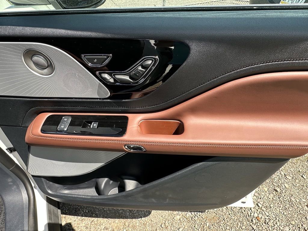 New 2026 Lincoln Aviator Reserve AWD/4WD image 26