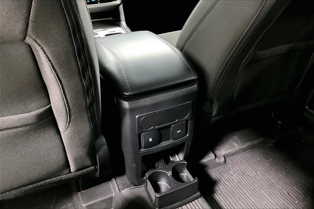 Used 2024 Ford Explorer XLT RWD image 28