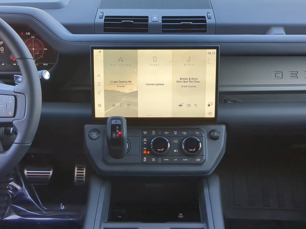 New 2026 Land Rover Defender 110 OCTA image 30