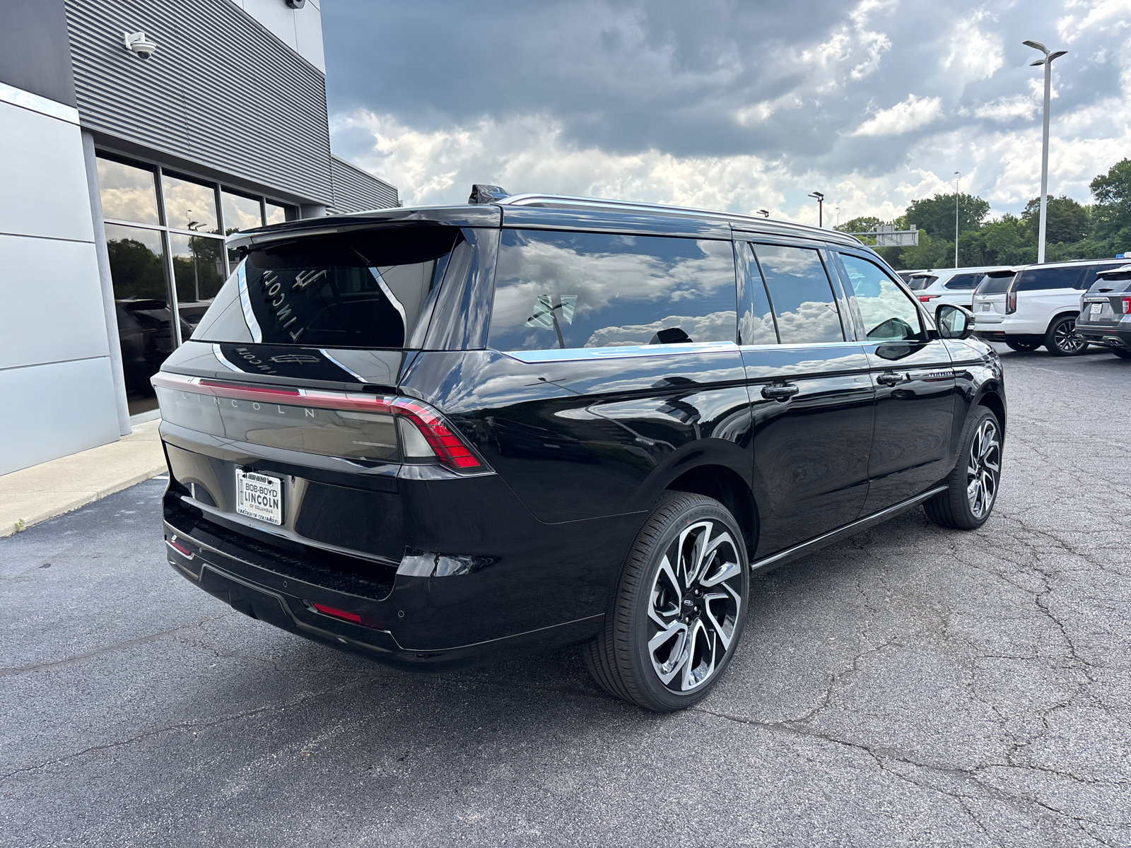 New 2027 Lincoln Navigator L Black Label AWD/4WD image 7