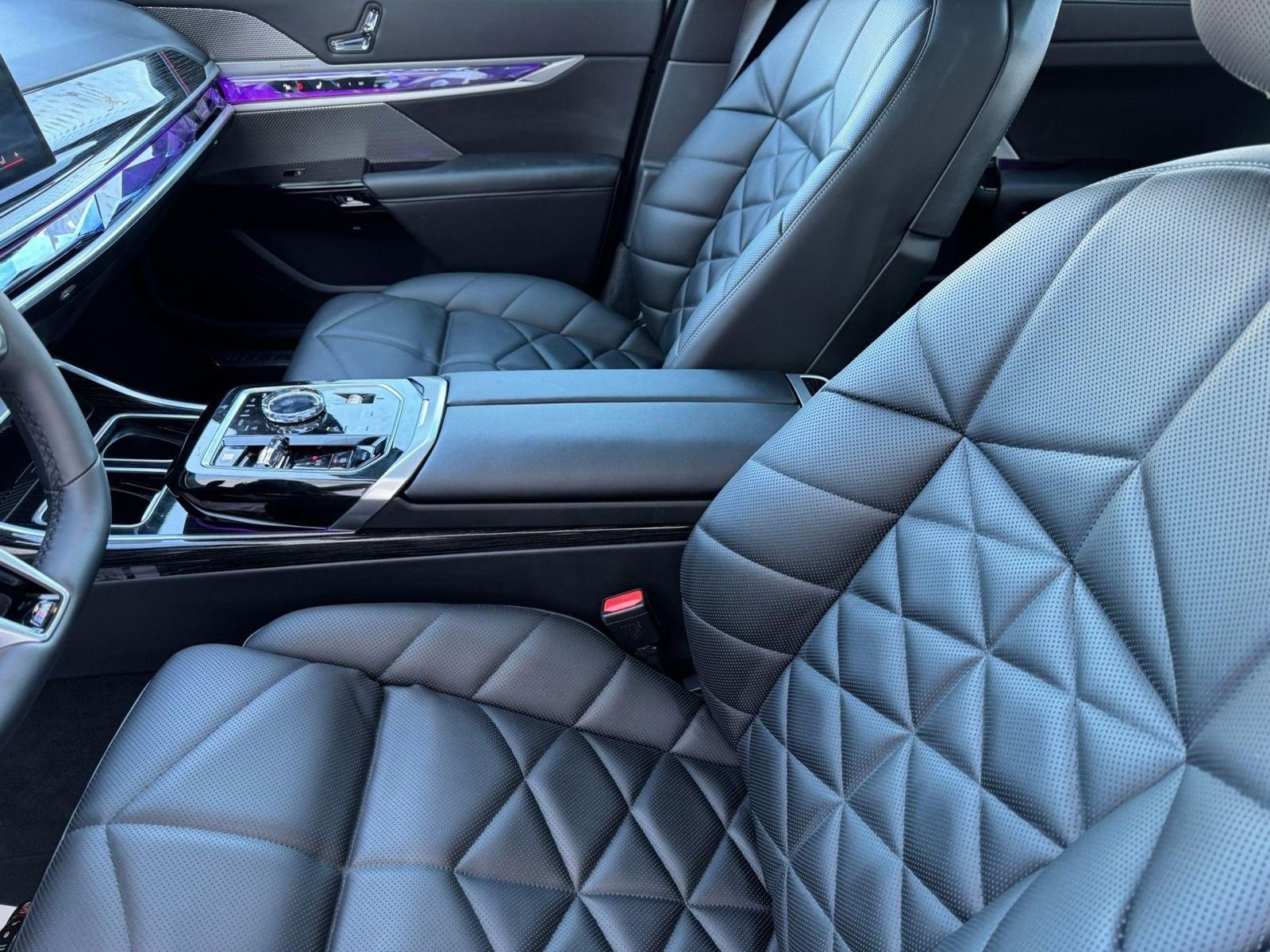 Used 2025 BMW 740i xDrive image 11