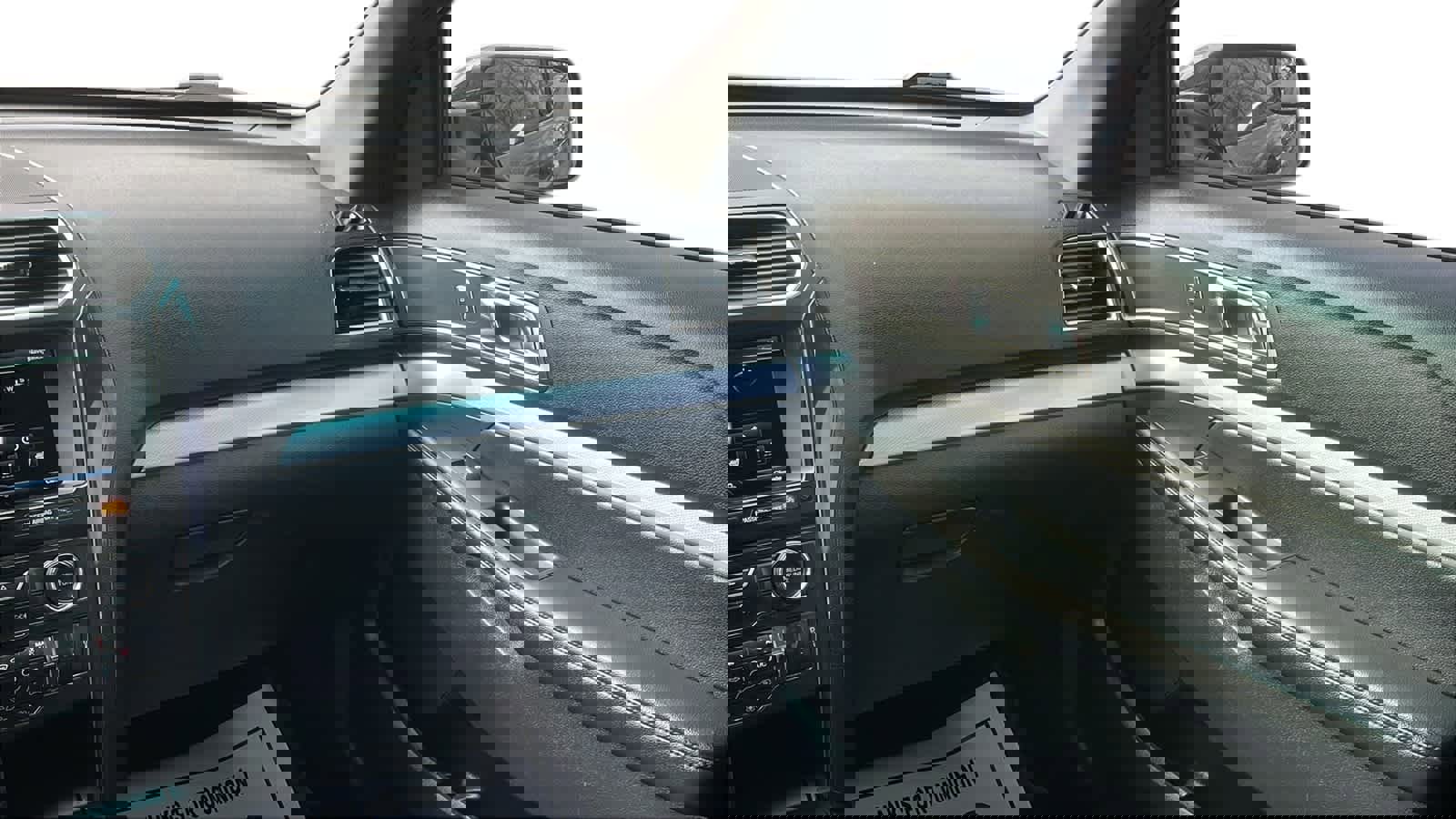 Used 2016 Ford Explorer XLT w/ Equipment Group 202A image 22