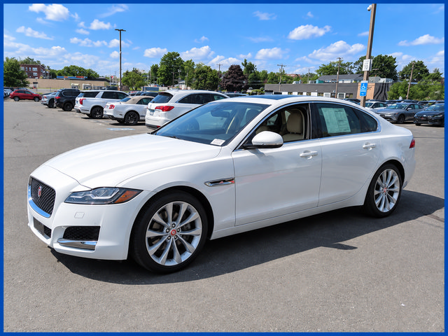 Used 2018 Jaguar XF Premium AWD/4WD image 1