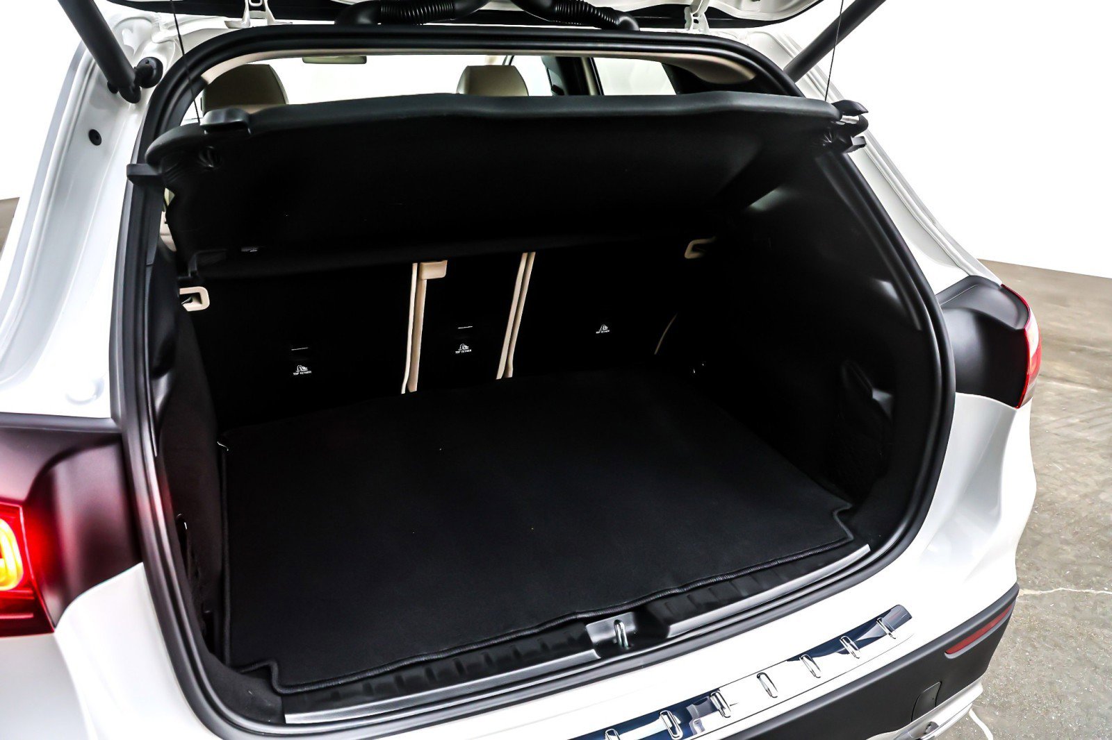 Certified 2023 Mercedes-Benz GLA 250 image 23