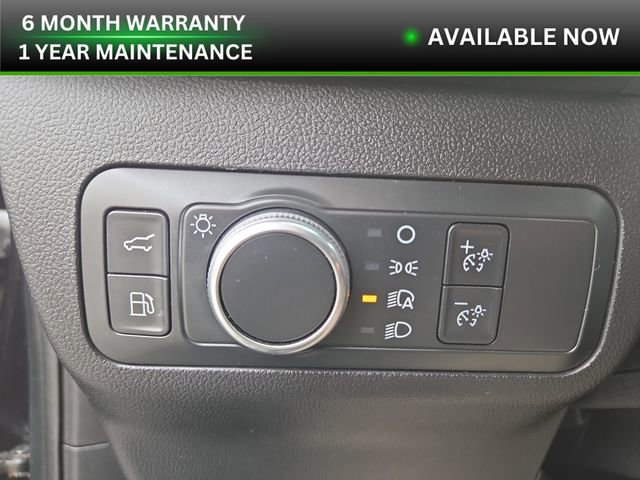 Used 2021 Ford Escape SE w/ SE Sport Appearance Package image 18