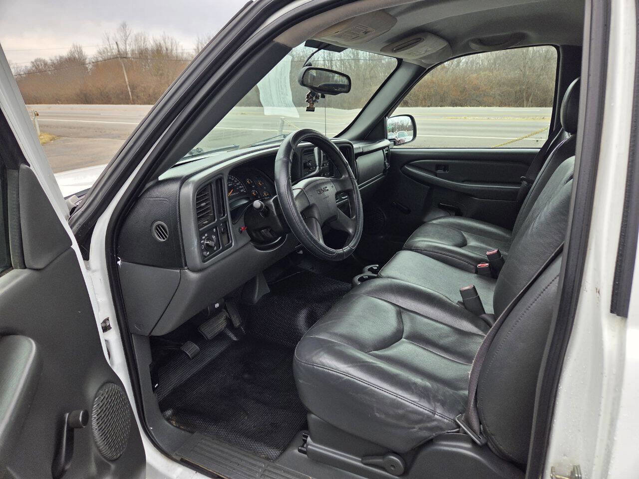 Used 2006 GMC Sierra 1500 W/T image 10