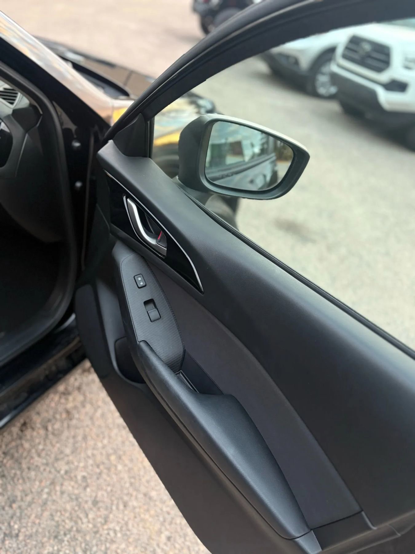 Used 2014 MAZDA MAZDA3 i Sport image 20