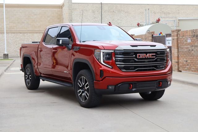 Used 2023 GMC Sierra 1500 AT4 w/ AT4 Premium Package AWD/4WD image 2