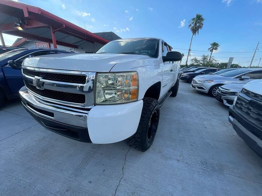 Used 2011 Chevrolet Silverado 1500 W/T w/ LS Package RWD image 2