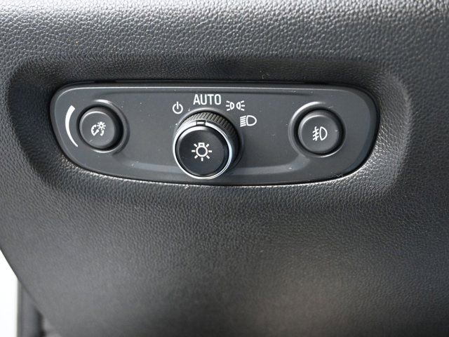 Used 2021 Chevrolet Traverse LT image 24