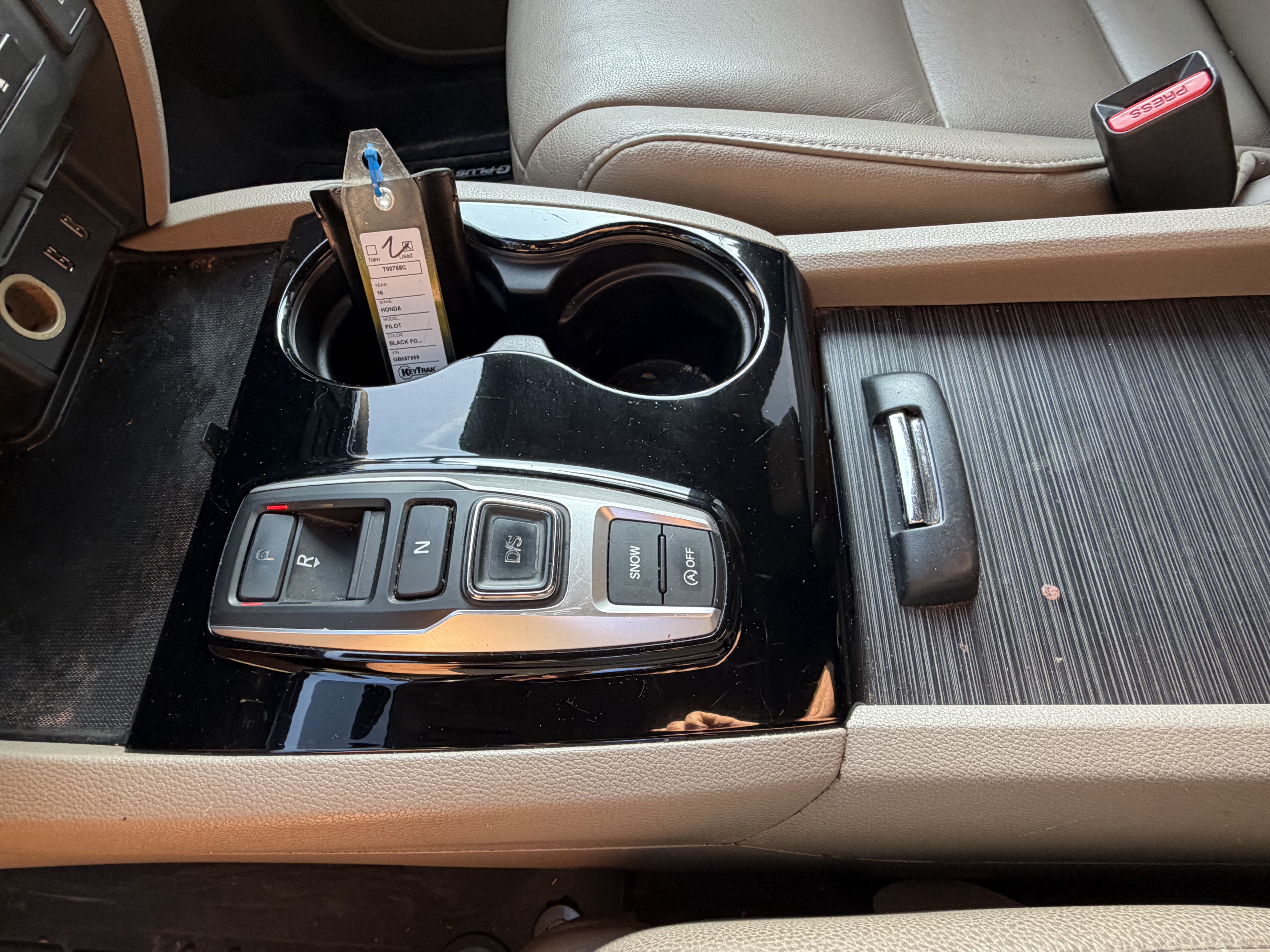Used 2016 Honda Pilot Touring image 27