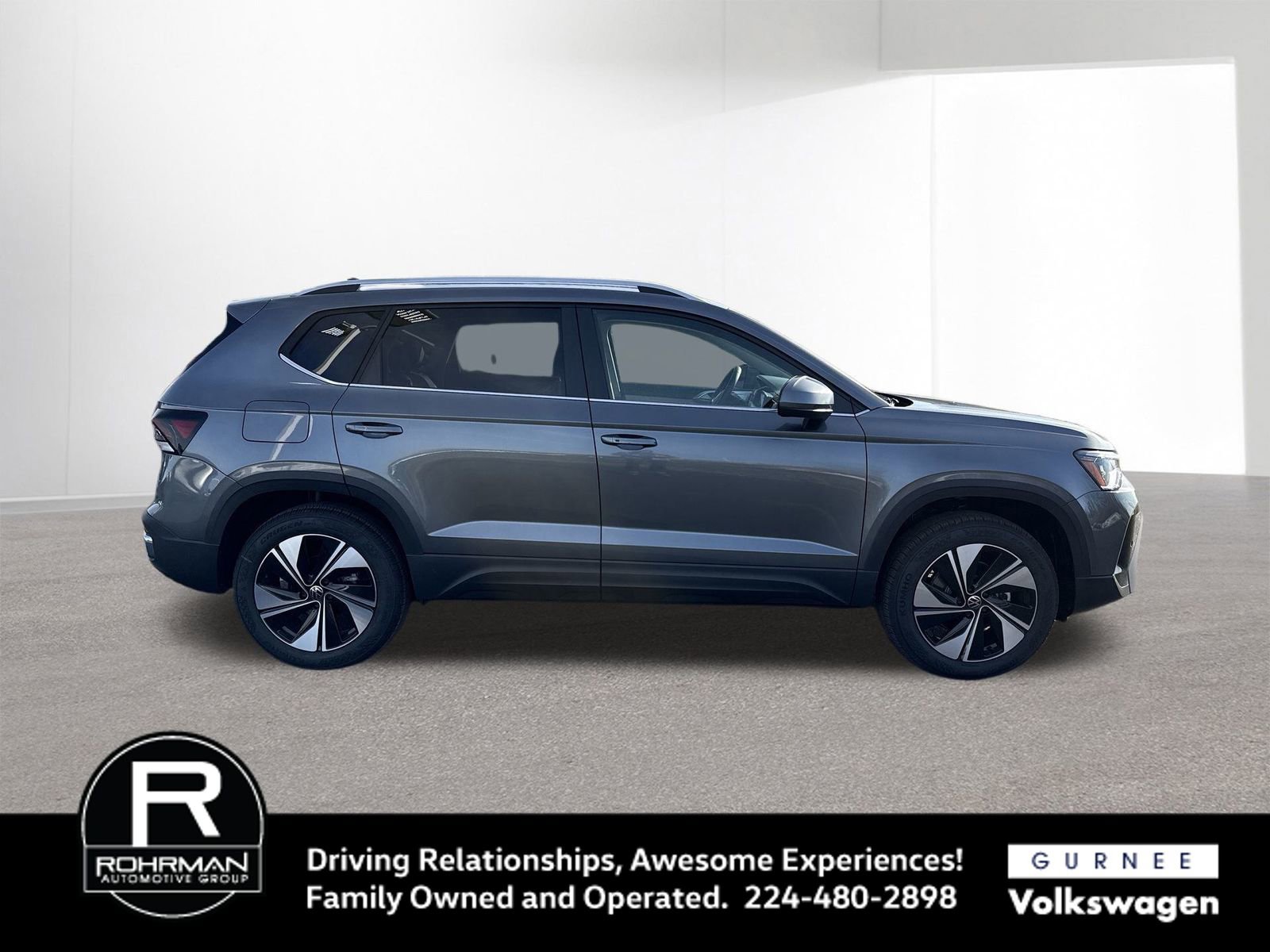 New 2026 Volkswagen Taos SE image 10