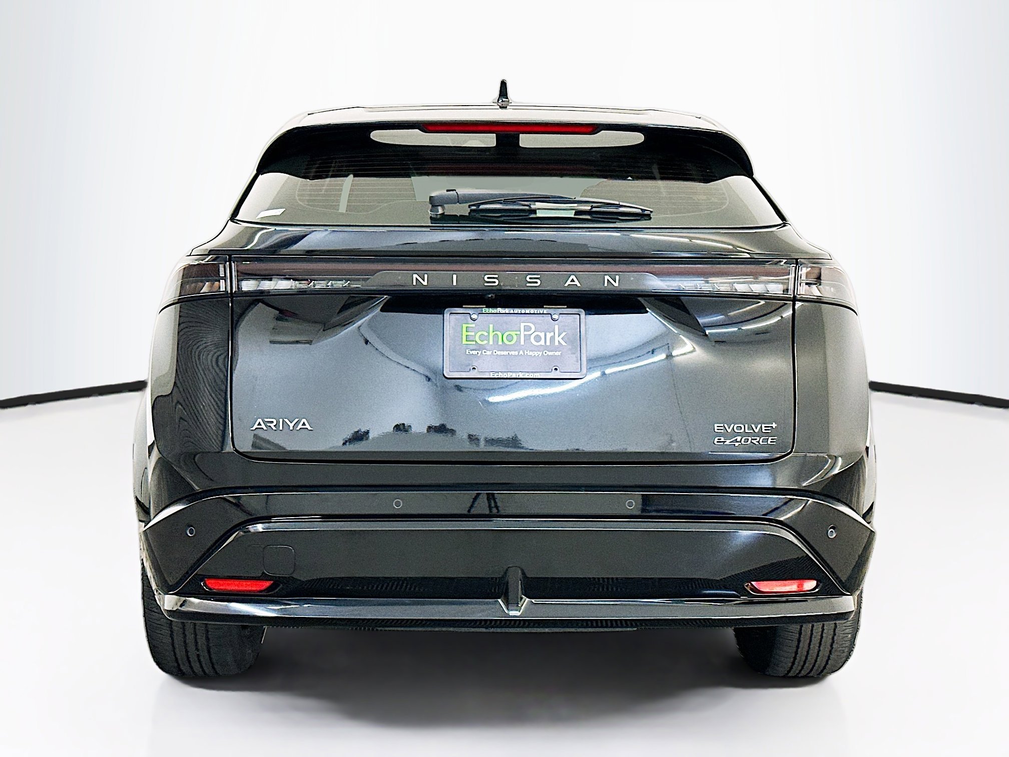 Used 2023 Nissan Ariya AWD image 7