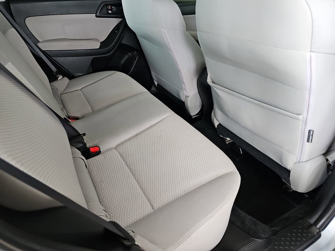 Used 2015 Subaru Forester 2.5i AWD/4WD image 14