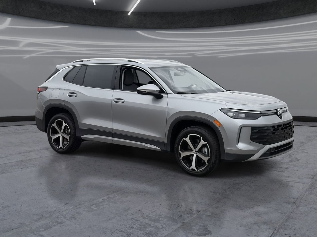 New 2026 Volkswagen Tiguan SE AWD/4WD image 2