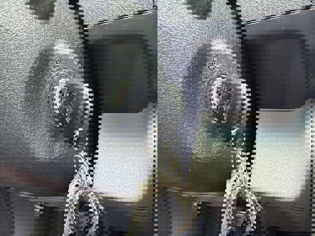 Used 2013 Toyota Camry LE image 26