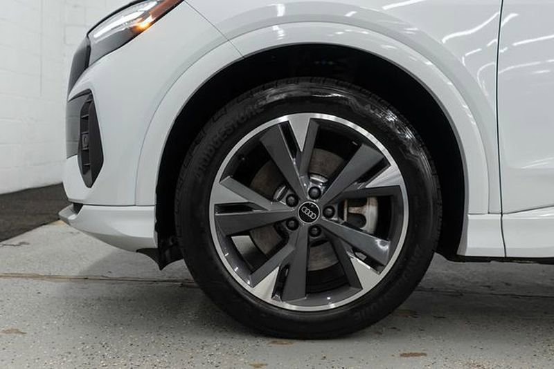 Used 2022 Audi Q4 e-tron Prestige image 35