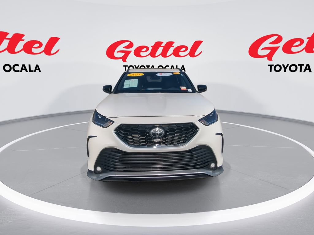 Used 2021 Toyota Highlander XSE image 3