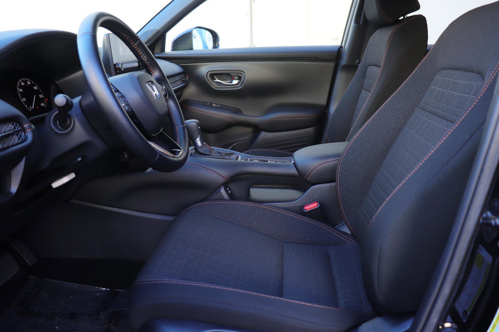 Used 2025 Honda HR-V Sport image 9