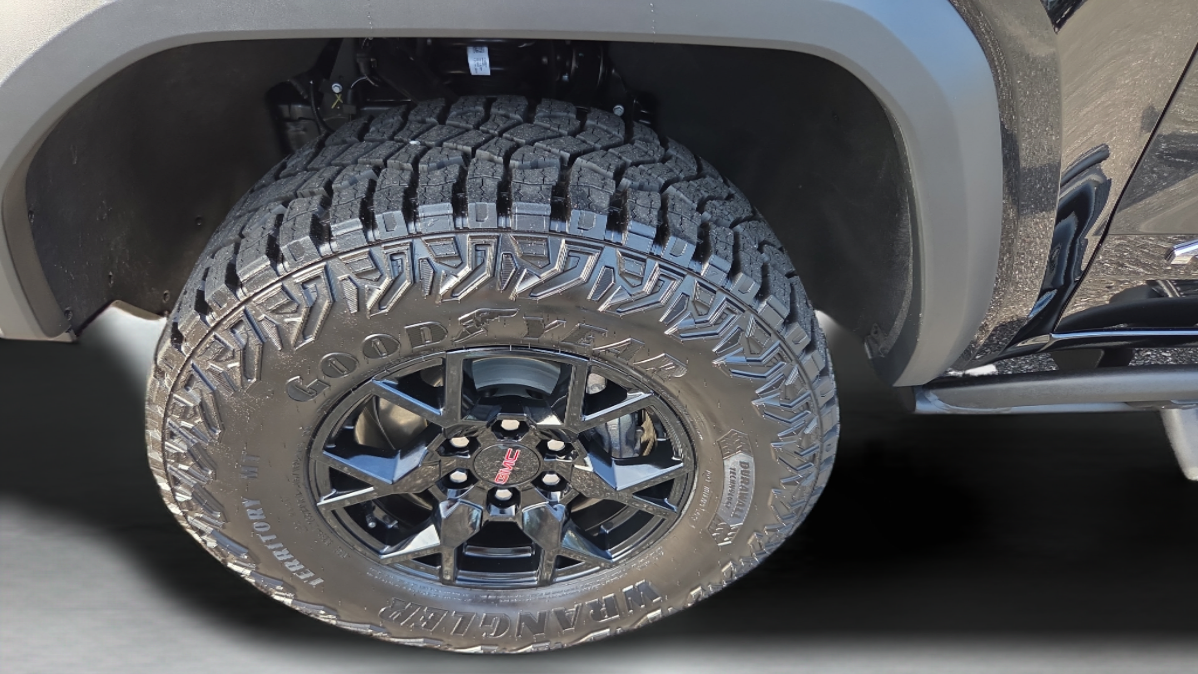 Used 2026 GMC Canyon AT4X AWD/4WD image 32