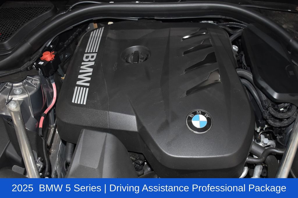 Used 2025 BMW 530i xDrive w/ Premium Package image 7