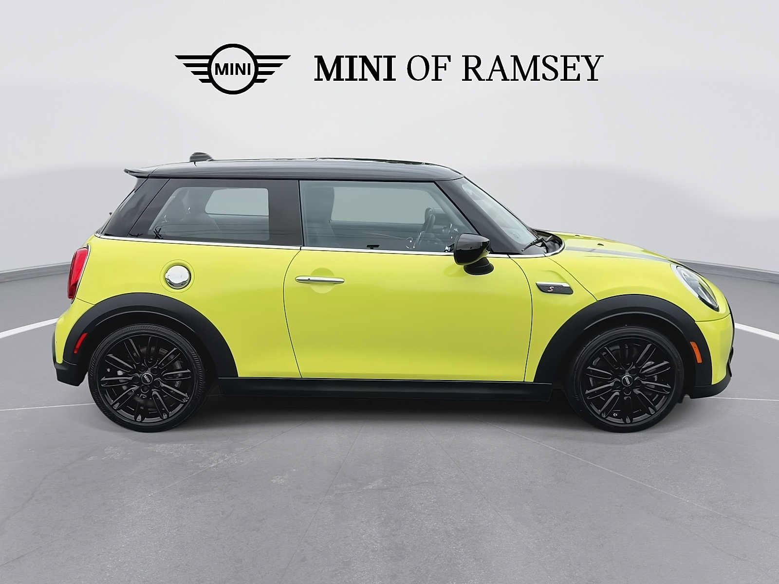 Used 2024 MINI Cooper S FWD image 9