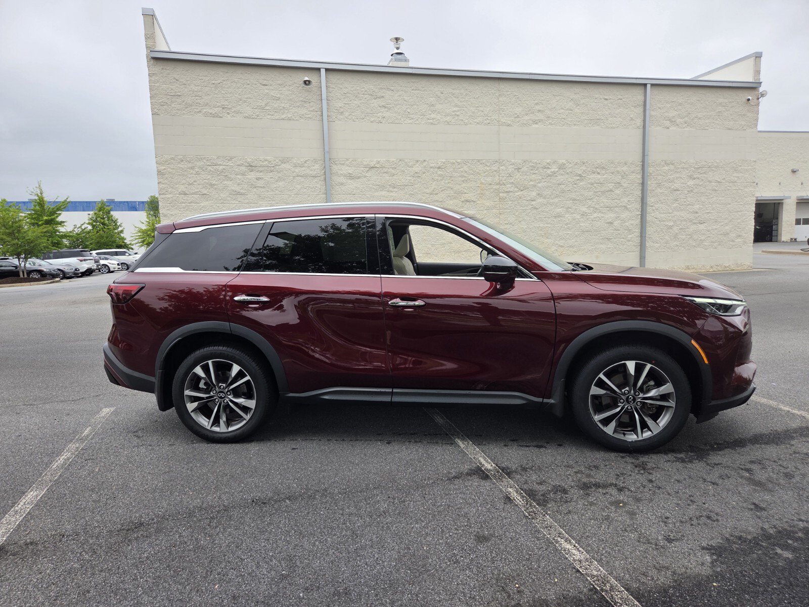 Used 2023 INFINITI QX60 Luxe w/ Cargo Package AWD/4WD image 5