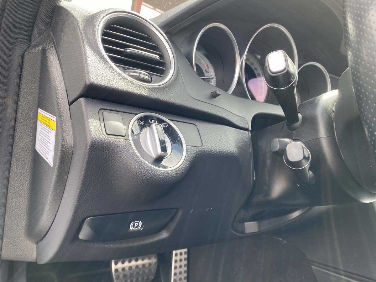 Used 2013 Mercedes-Benz C 250 Luxury image 32