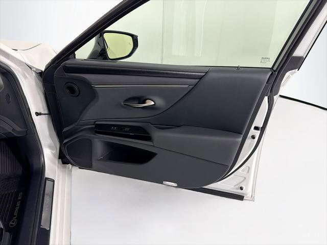 Certified 2025 Lexus ES 300h w/ Premium Package FWD image 25