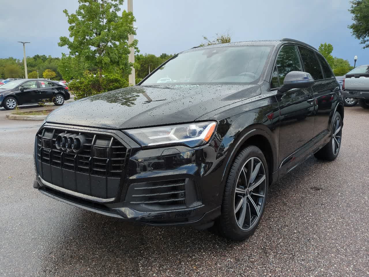 Used 2021 Audi Q7 3.0T Premium Plus w/ Executive Package AWD/4WD image 2