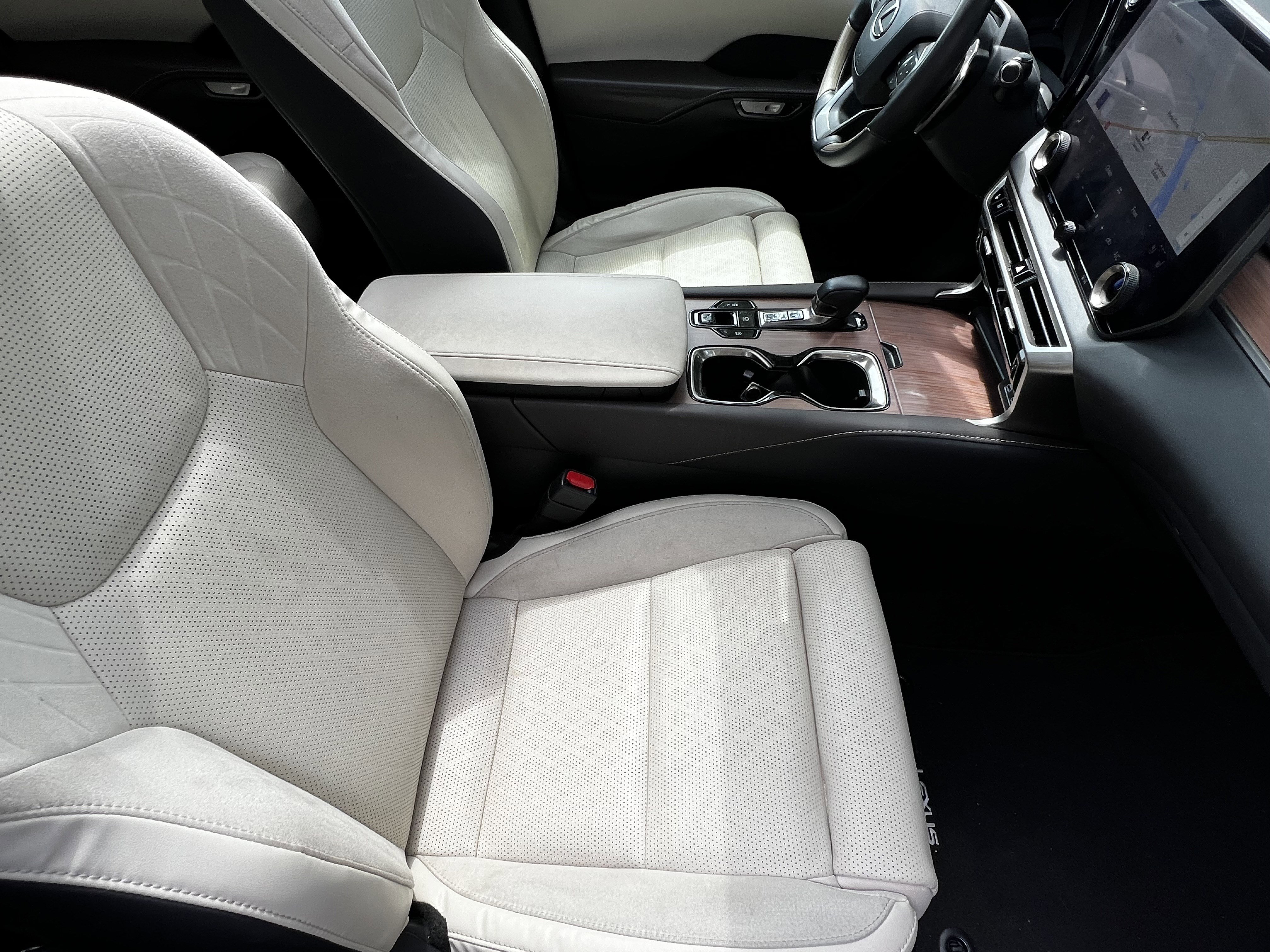 Used 2024 Lexus RX 350 FWD w/ Convenience Package image 43
