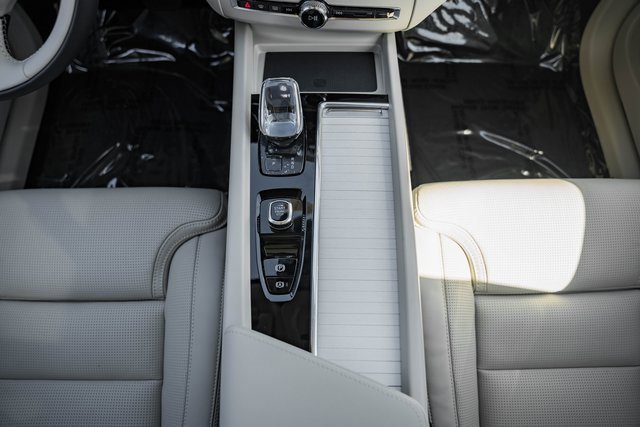 New 2026 Volvo XC60 B5 Ultra w/ Protection Package Premier image 27