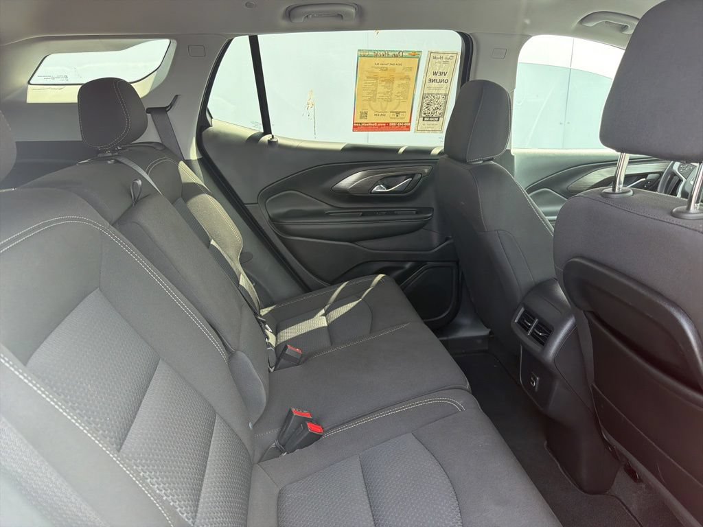 Used 2024 GMC Terrain SLE w/ Driver Convenience Package FWD image 6