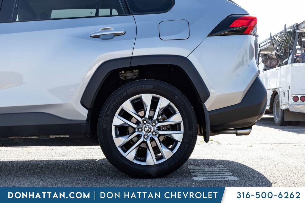 Used 2021 Toyota RAV4 XLE Premium AWD/4WD image 29