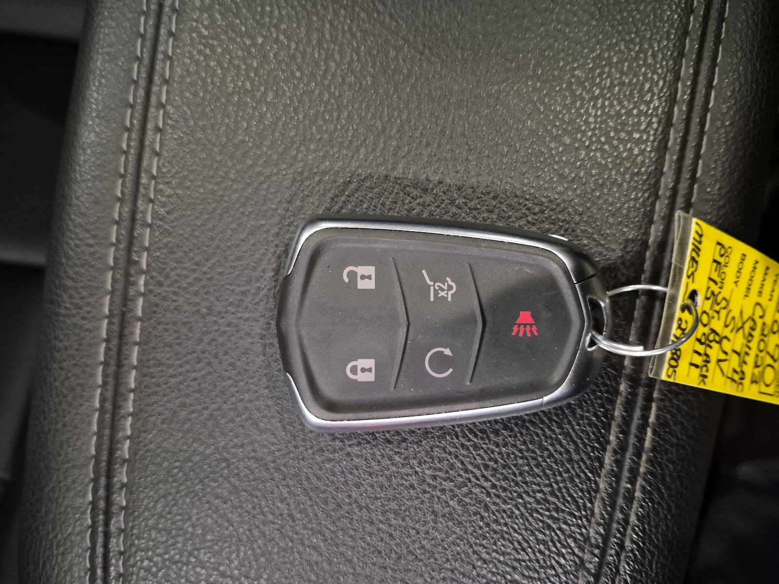 Certified 2023 Cadillac XT4 Luxury w/ Cold Weather Package image 22