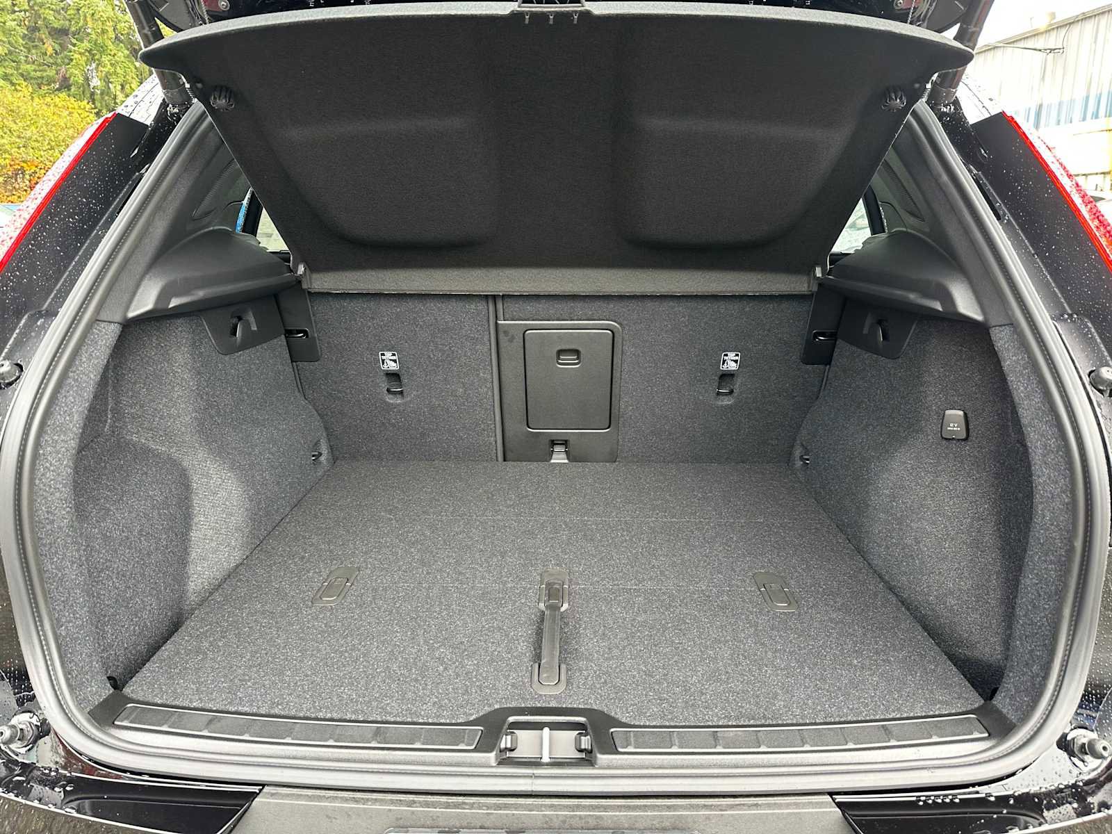 New 2026 Volvo XC40 B5 Ultra w/ Climate Package image 14