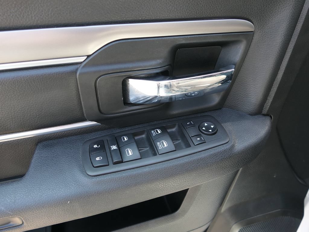 Used 2024 RAM 1500 Warlock RWD image 13