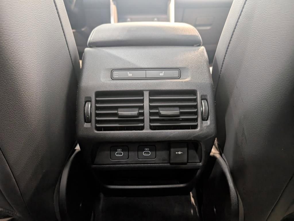 Used 2025 Land Rover Discovery Sport S image 25