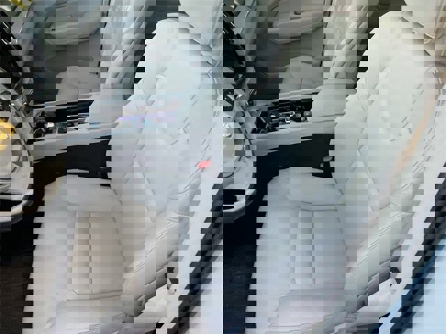 Certified 2023 Volvo XC60 B5 Plus w/ Protection Package Premier image 11