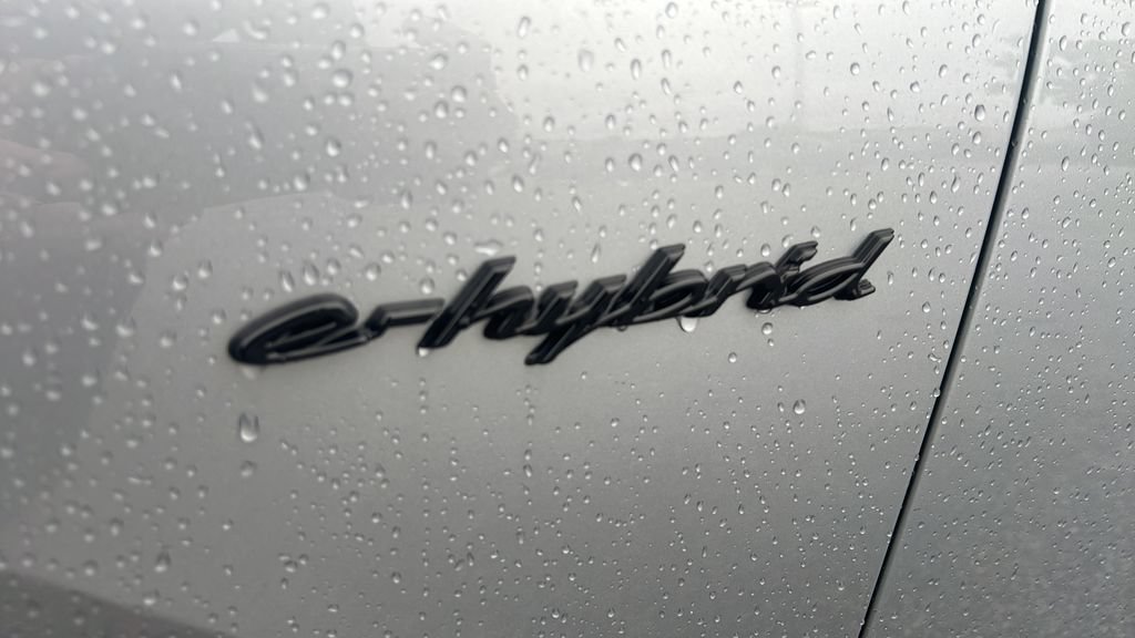 Certified 2025 Porsche Cayenne E-Hybrid AWD/4WD image 14